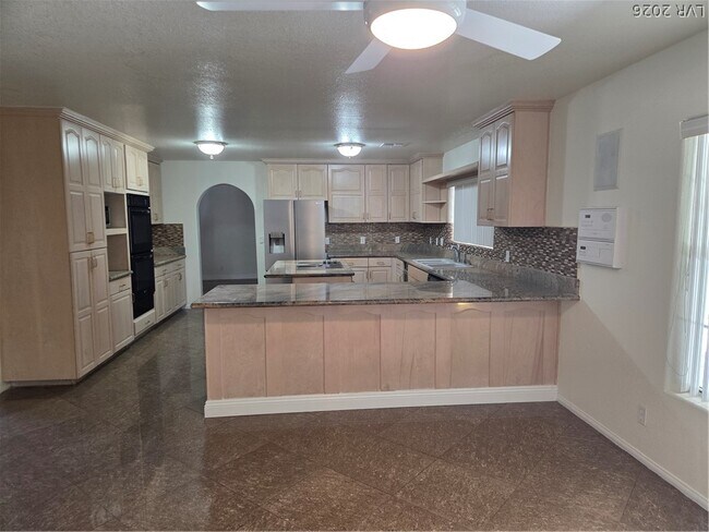 Building Photo - 3013 W Oakey Blvd