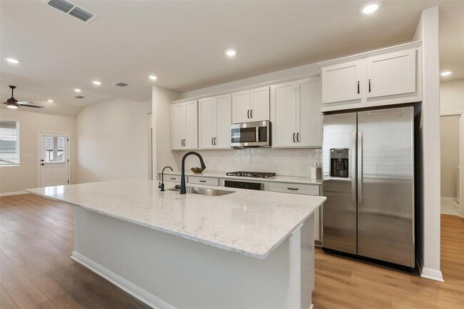 Building Photo - 283 Ranier Wy