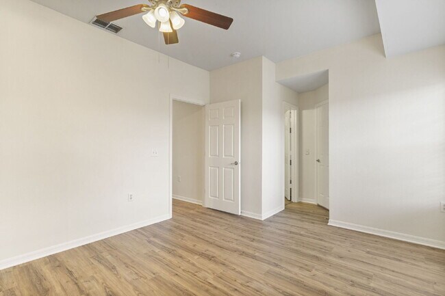 Building Photo - Spacious 3-Bedroom Condo Retreat in Bradenton – Your Perfect Home Awaits!