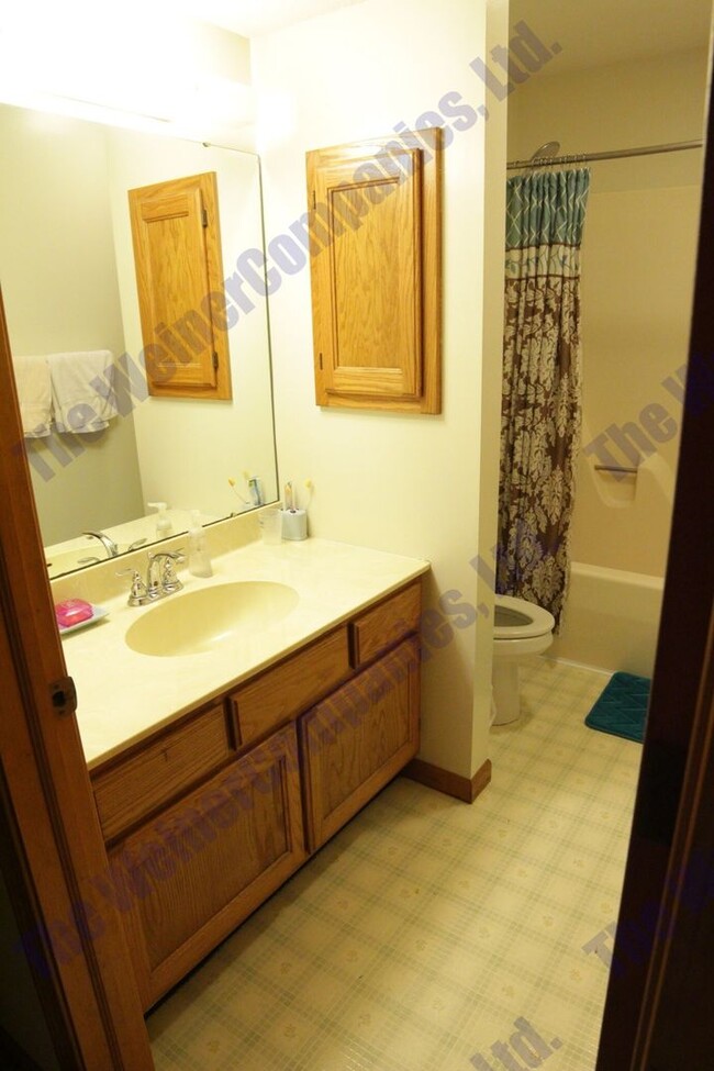 Building Photo - Now leasing for August!
