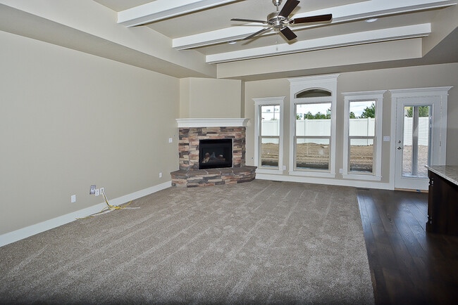 Building Photo - 4 Bedrooms 2.5 Bathrooms in Meridian