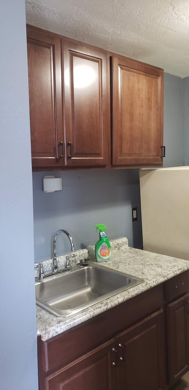 Building Photo - 120 S Graham St