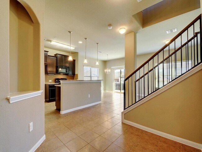 Building Photo - 1620 Bryant Dr