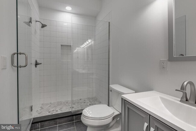 Building Photo - 2045 Trenton Ave