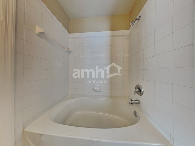 Building Photo - 11240 Lake Lanier Dr