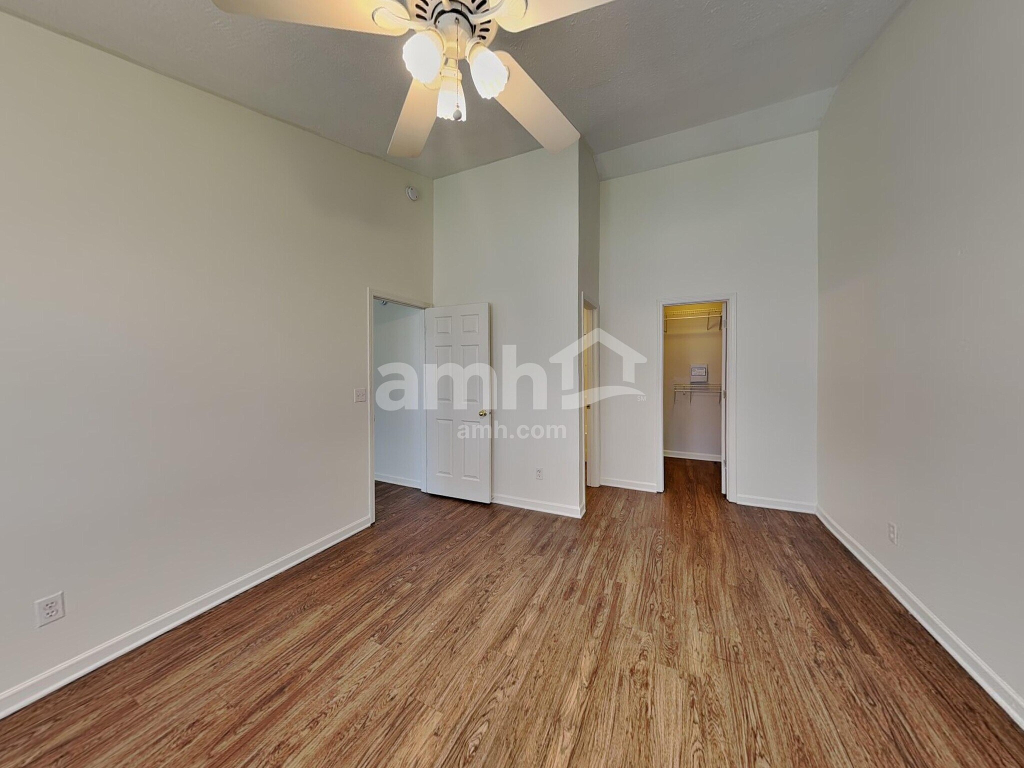 Building Photo - 2154 Meadow Glen Blvd