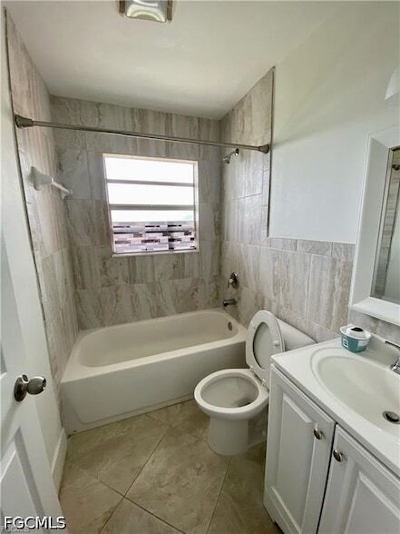 Building Photo - 4819 Marine Dr