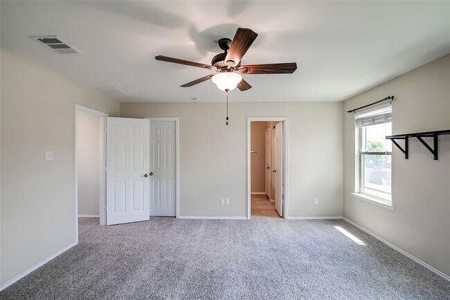 Building Photo - 123 Mancos Dr
