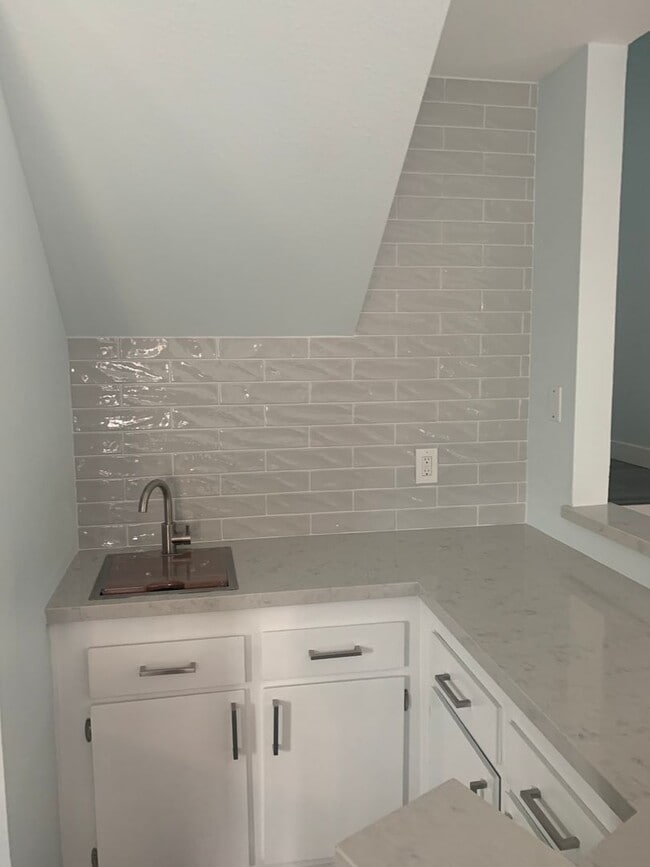 Building Photo - Beautiful 2 Bed 2.5 Bath Condo Home in Poi...