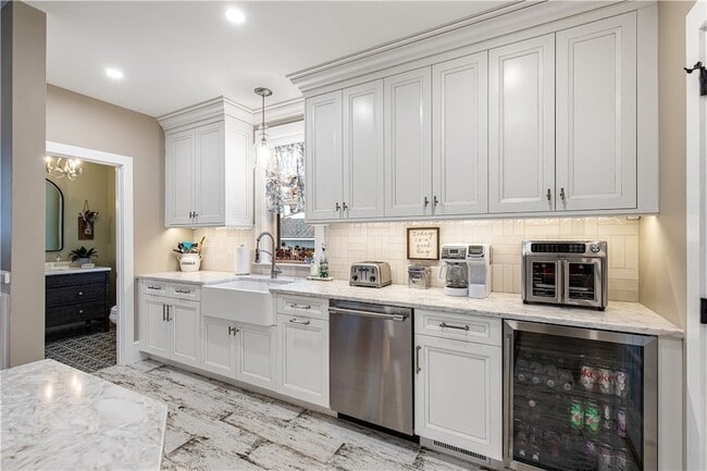 Building Photo - 21 Bedlow Ave