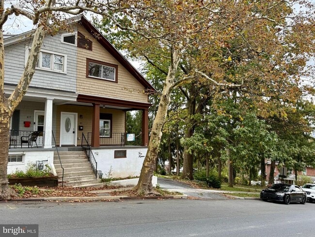 Building Photo - 415 Woodside Ave