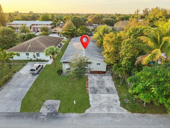 Building Photo - 1472 SW 44th Ave