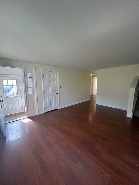 Building Photo - 6 Tamarack Dr