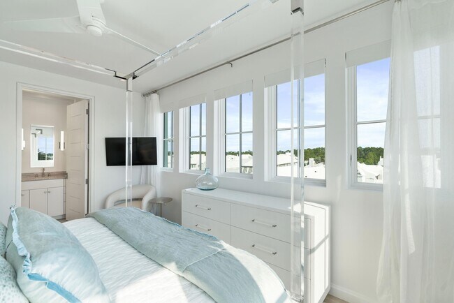 Building Photo - Experience refined coastal living Alys Beach