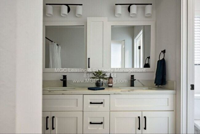 Building Photo - Ayden Place Townhome