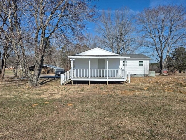 Building Photo - 3 Bedroom 1 Bath!