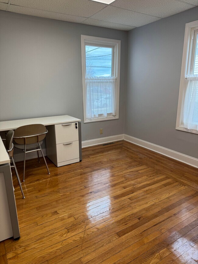 Building Photo - 211 Montowese St