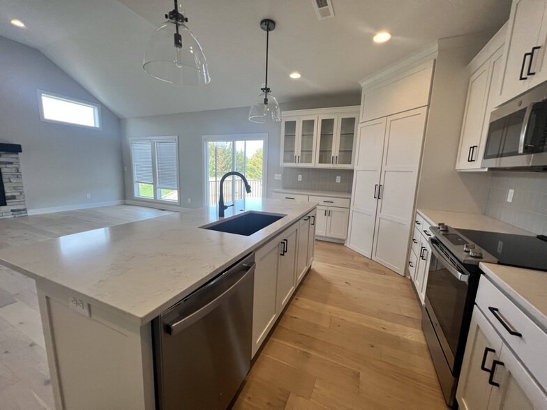 Building Photo - 19322 W 109th Pl