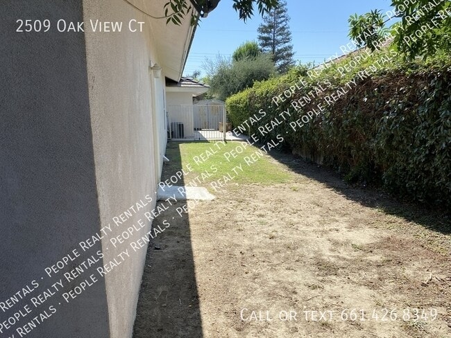 Building Photo - 2509 Oak View Ct