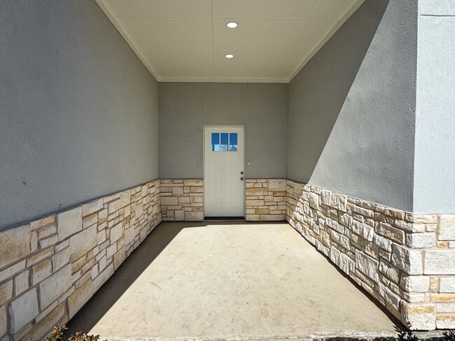 Building Photo - 160 Zion Rd