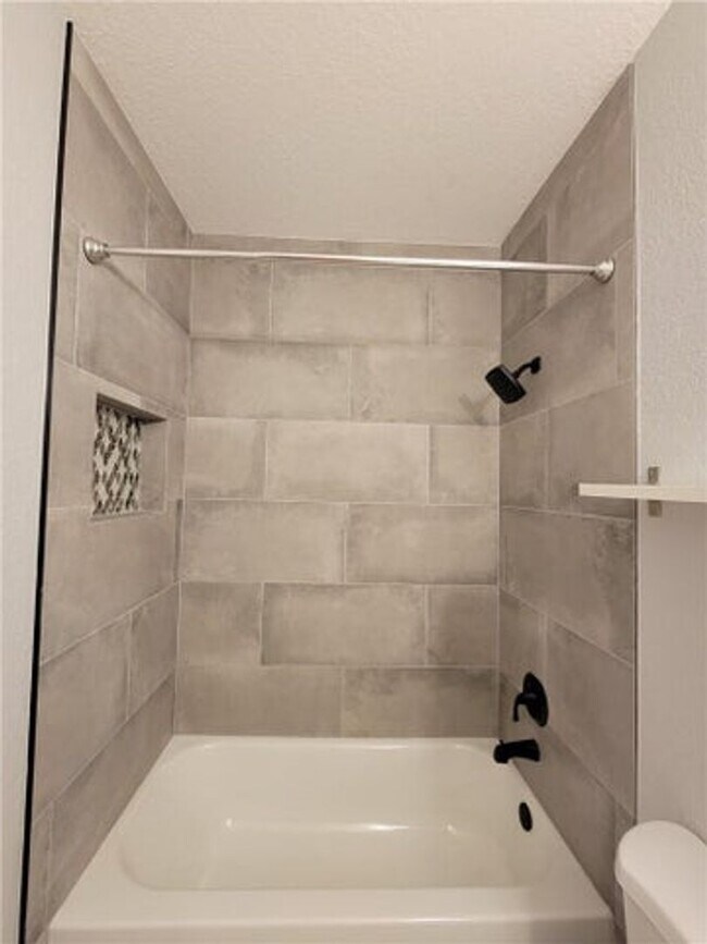 Building Photo - 4948 SW 136th Ave