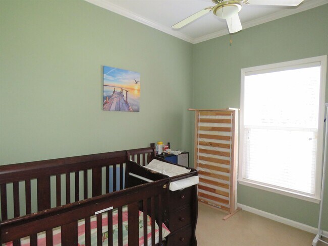 Building Photo - 8113 Glenmore Dr