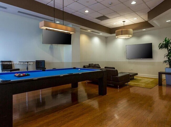 Building Photo - 4779 Collins Ave