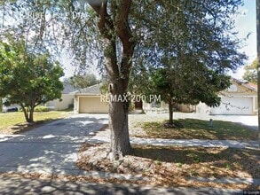 Building Photo - 118 River Isle Dr