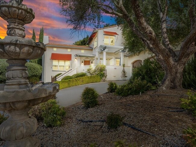 Building Photo - 265 Clear Ridge Dr