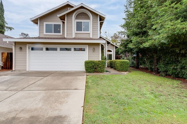 Building Photo - 3-Bed, 2.5-Bath Antelope Home with Vaulted Ceilings & Spacious Yard