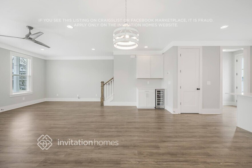 Building Photo - 265 Founders Ln