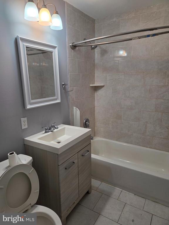 Building Photo - 1313 Wells St