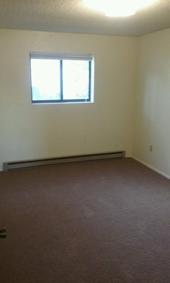 Building Photo - 44 6th St W