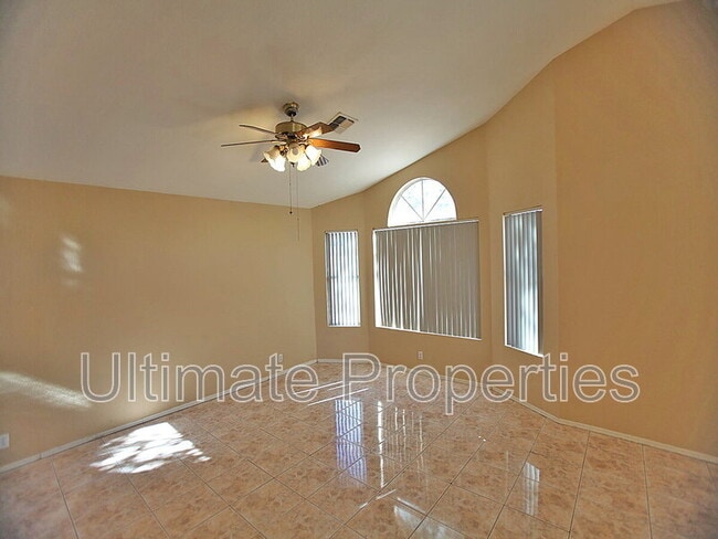 Building Photo - 6853 W State Ave