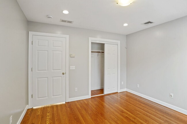 Building Photo - 13 South St