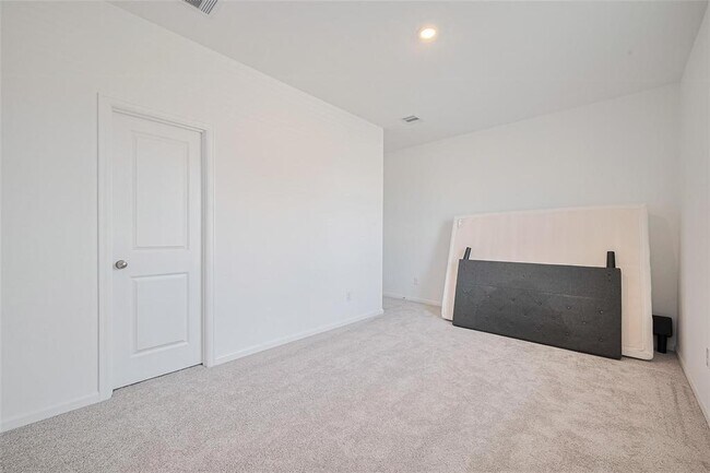 Building Photo - 2430 Dewford Fls Dr