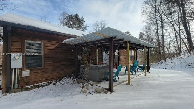 Building Photo - 320 Moss Hill Rd