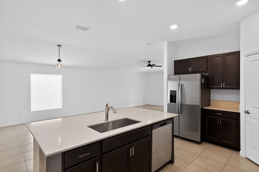 Building Photo - 752 Worlington Ln