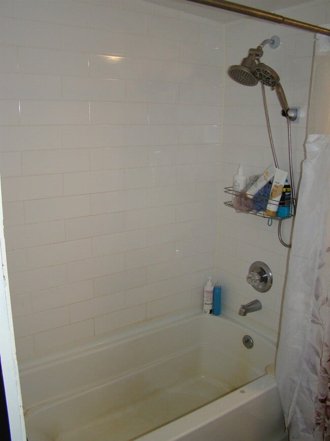 Building Photo - 13 Back River Rd