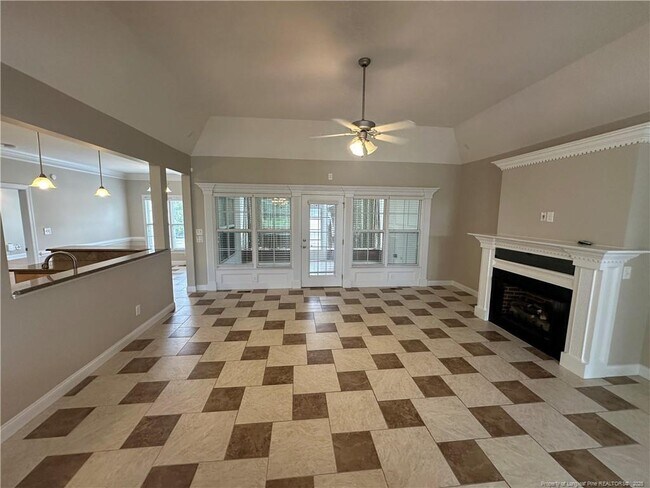 Building Photo - 2912 Eaglecrest Ln