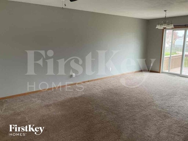 Building Photo - 1488 W Quail Run Dr