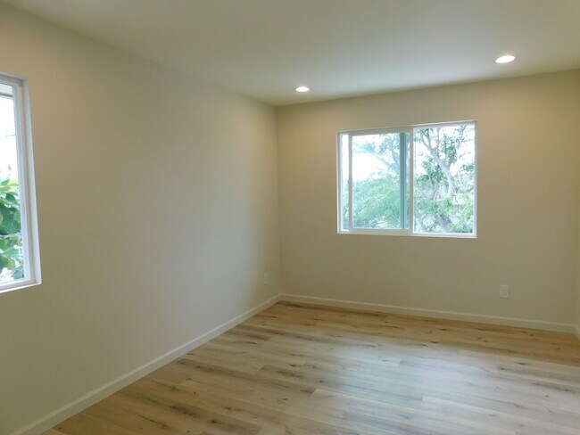 Building Photo - Kailua home on Kawainui canal, paddlers paradise, pet friendly