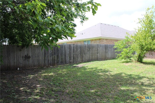 Building Photo - 621 Paseo del Plata Dr