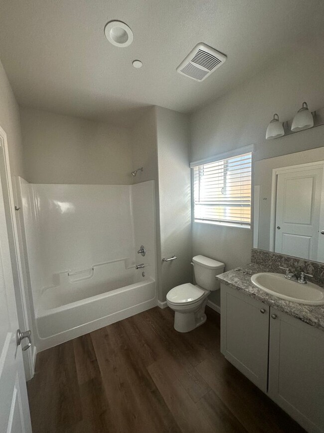 Building Photo - Wood Ranch Apartments 514