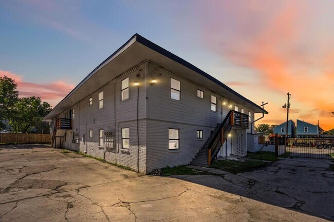 Primary Photo - 6811 Del Rio St