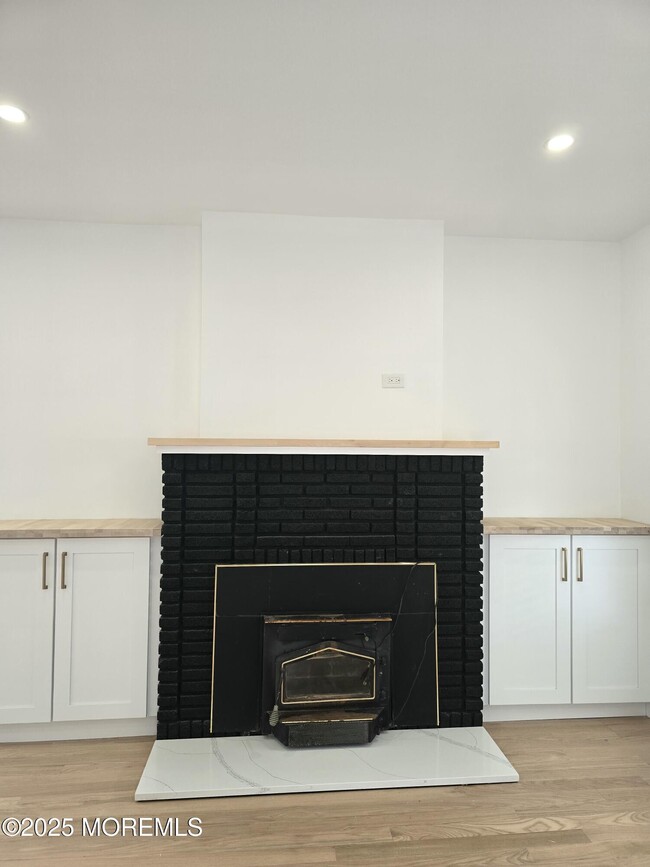 Building Photo - 412 Ridge Ave