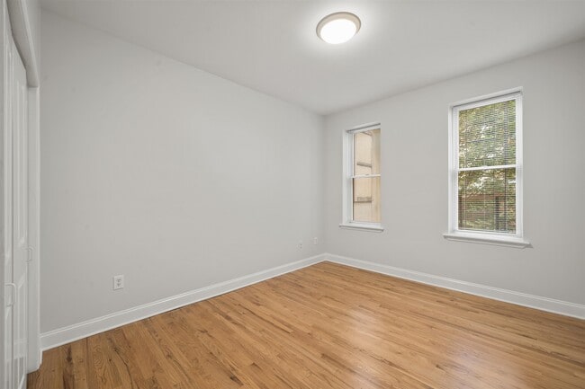 Building Photo - 287 Grand St