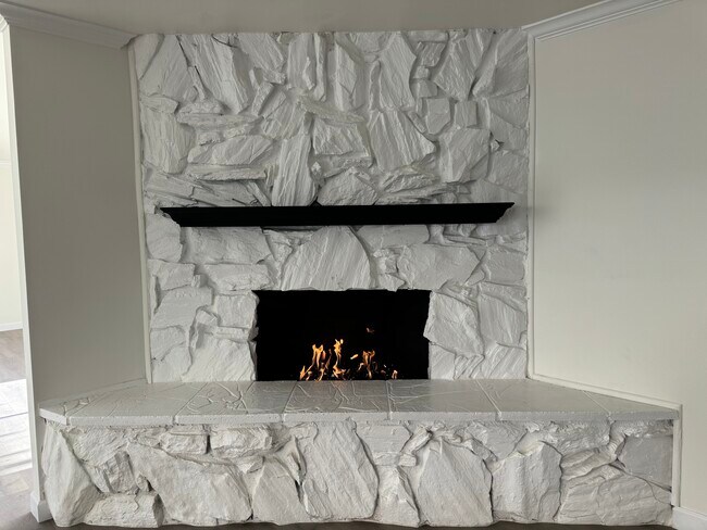 Building Photo - 3536 West Ave