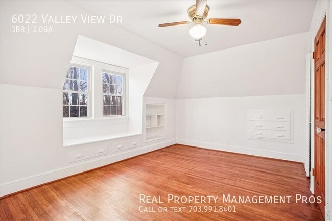 Building Photo - 6022 Valley View Dr