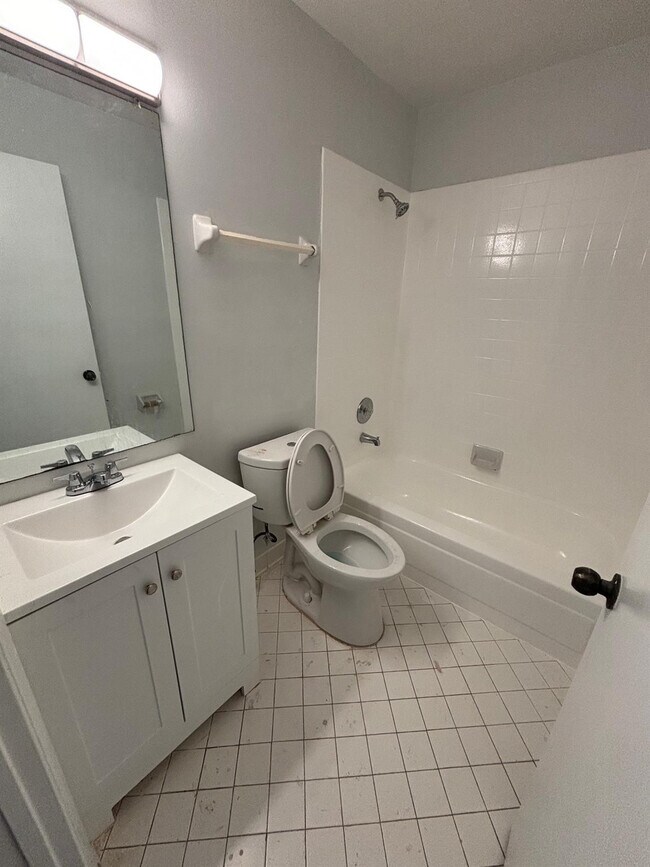 Building Photo - 3417 NW 44th St